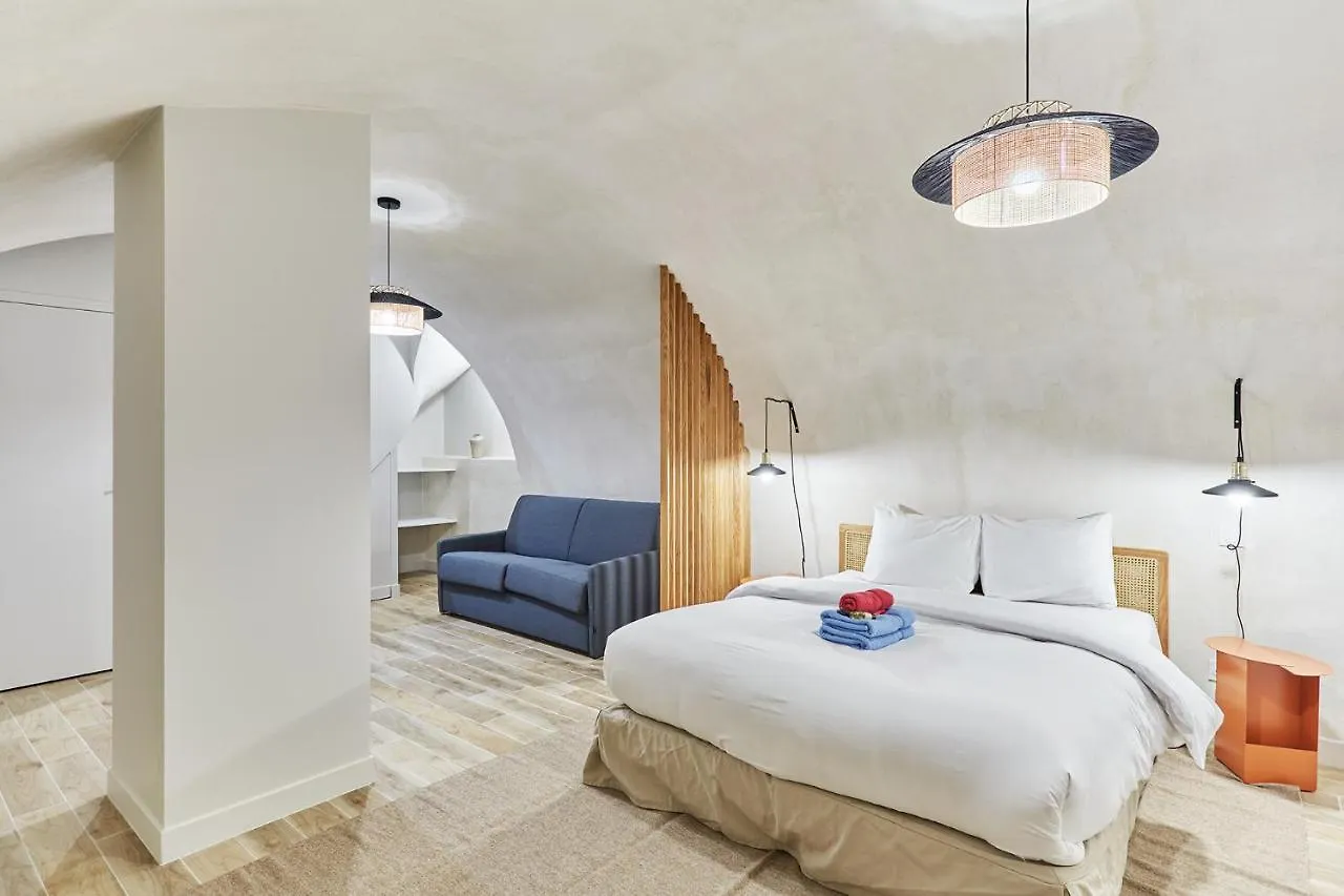 Rent A - Charon Apartment