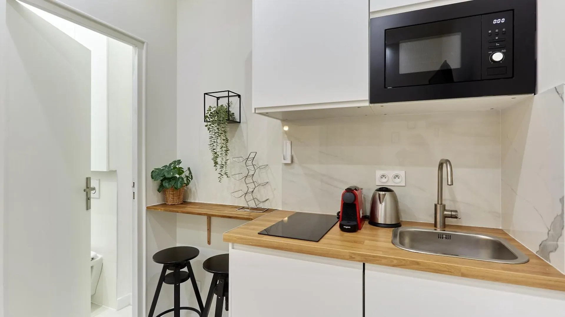 Rent A - Charon Apartment