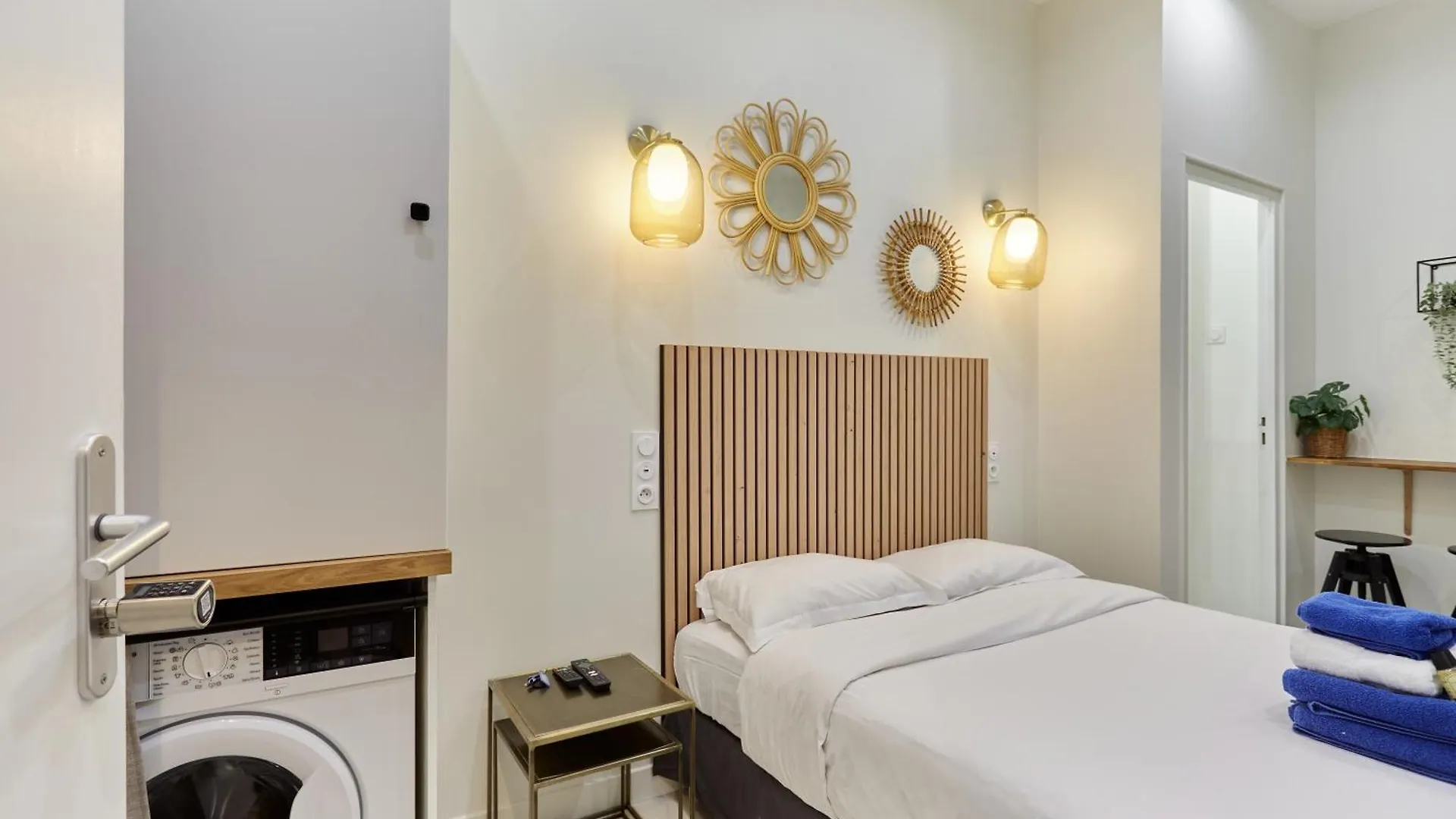 Rent A - Charon Apartment