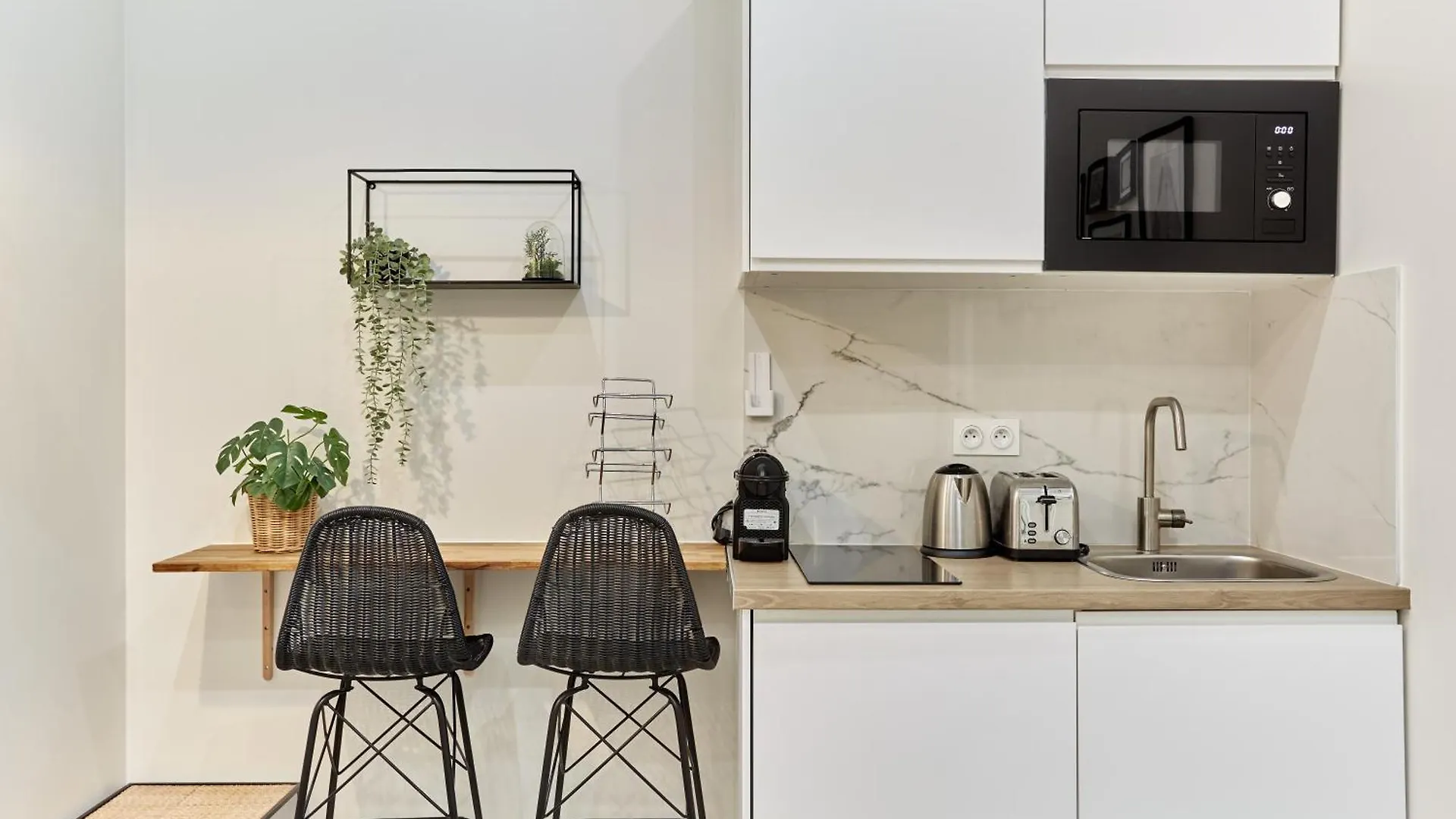 Rent A - Charon Apartment